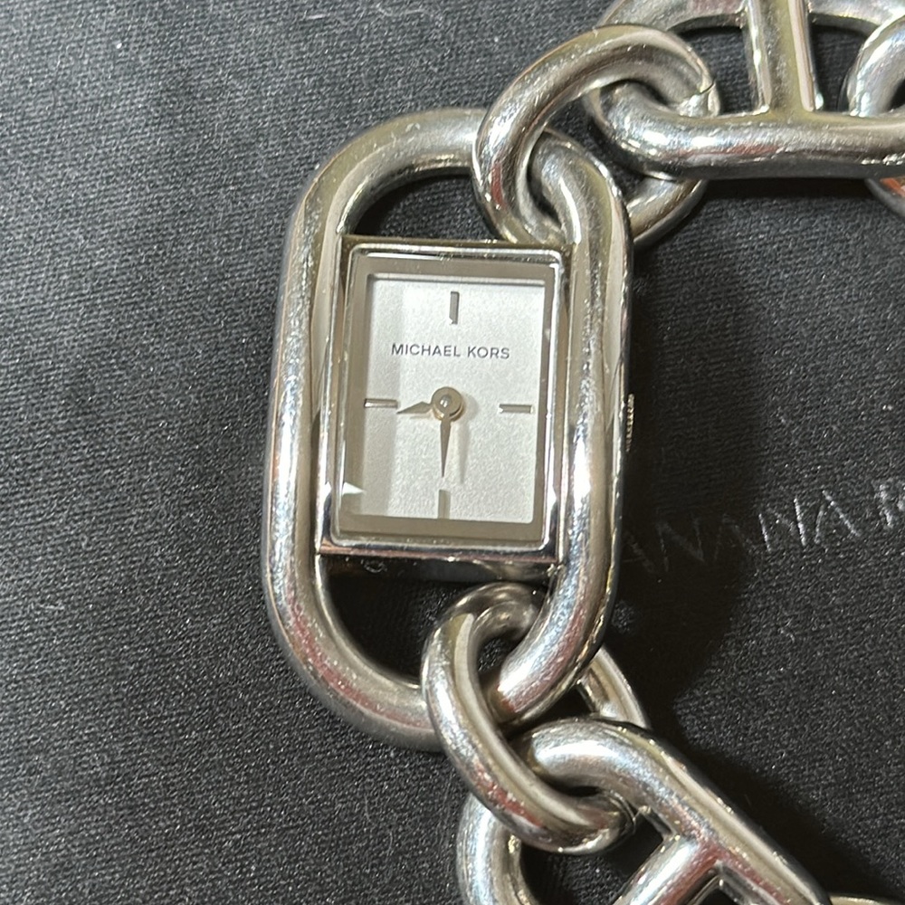 *RARE* MICHAEL KORS Chain Link Bracelet Watch - Picture 3 of 8